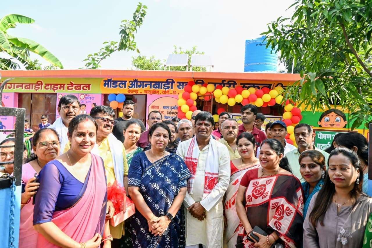 Dhanbad News: आंगनबाड़ी केंद्र से शुरू होता है बच्चे का प्रारंभिक जीवन : ढुलू महतो