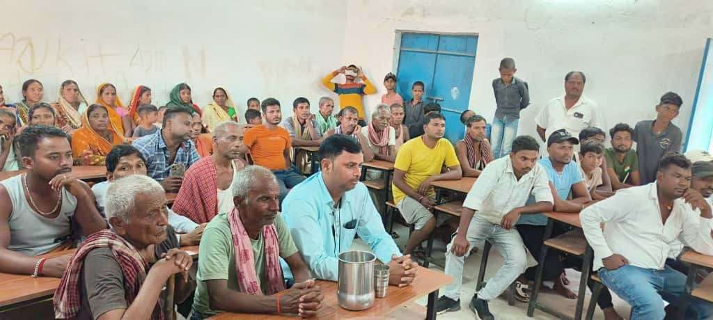 रामरायचक में ग्रामीणों को मतदान के लिए किया गया प्रेरित