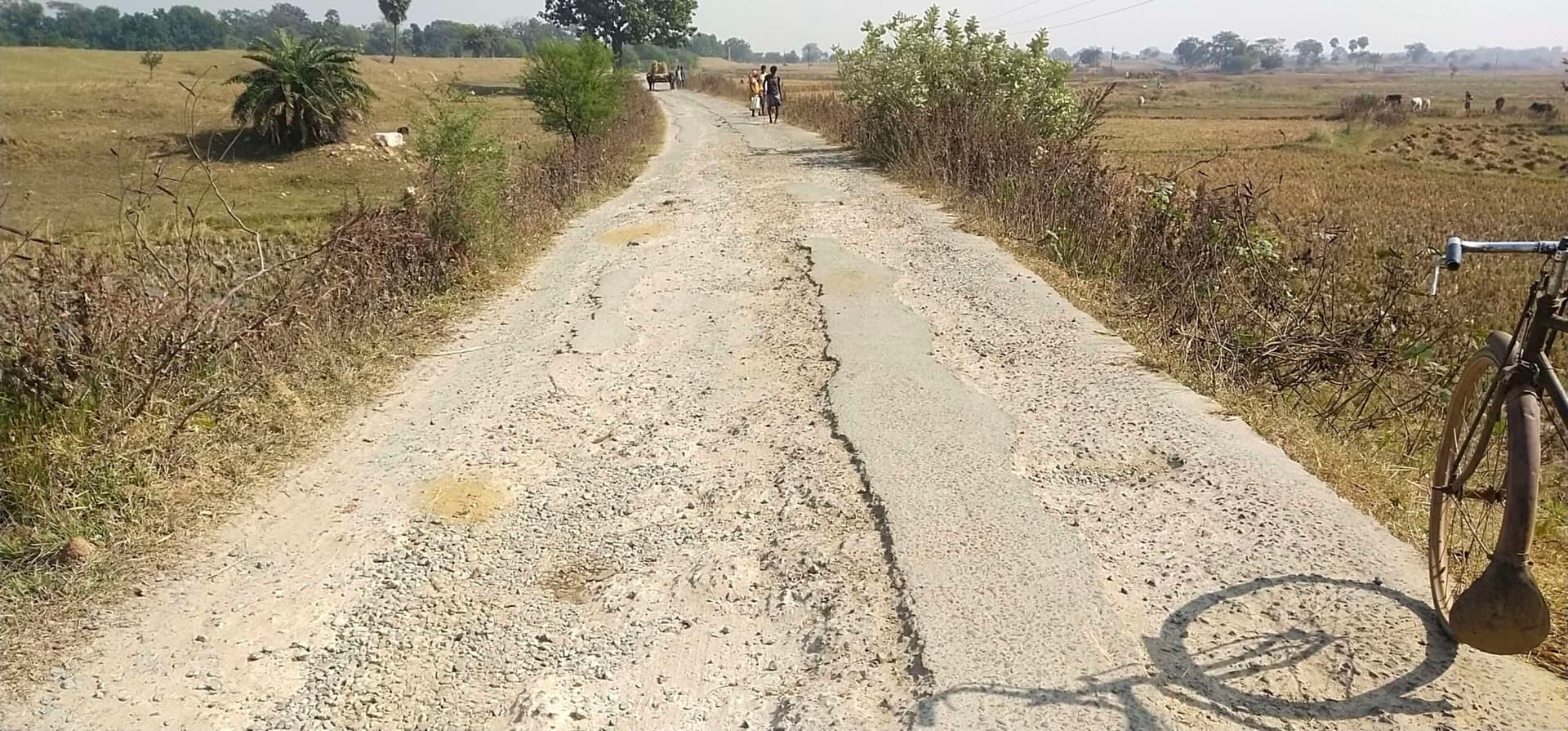 बिंदापाथर-खुंटाबांध सड़क जर्जर, मरम्मत की मांग