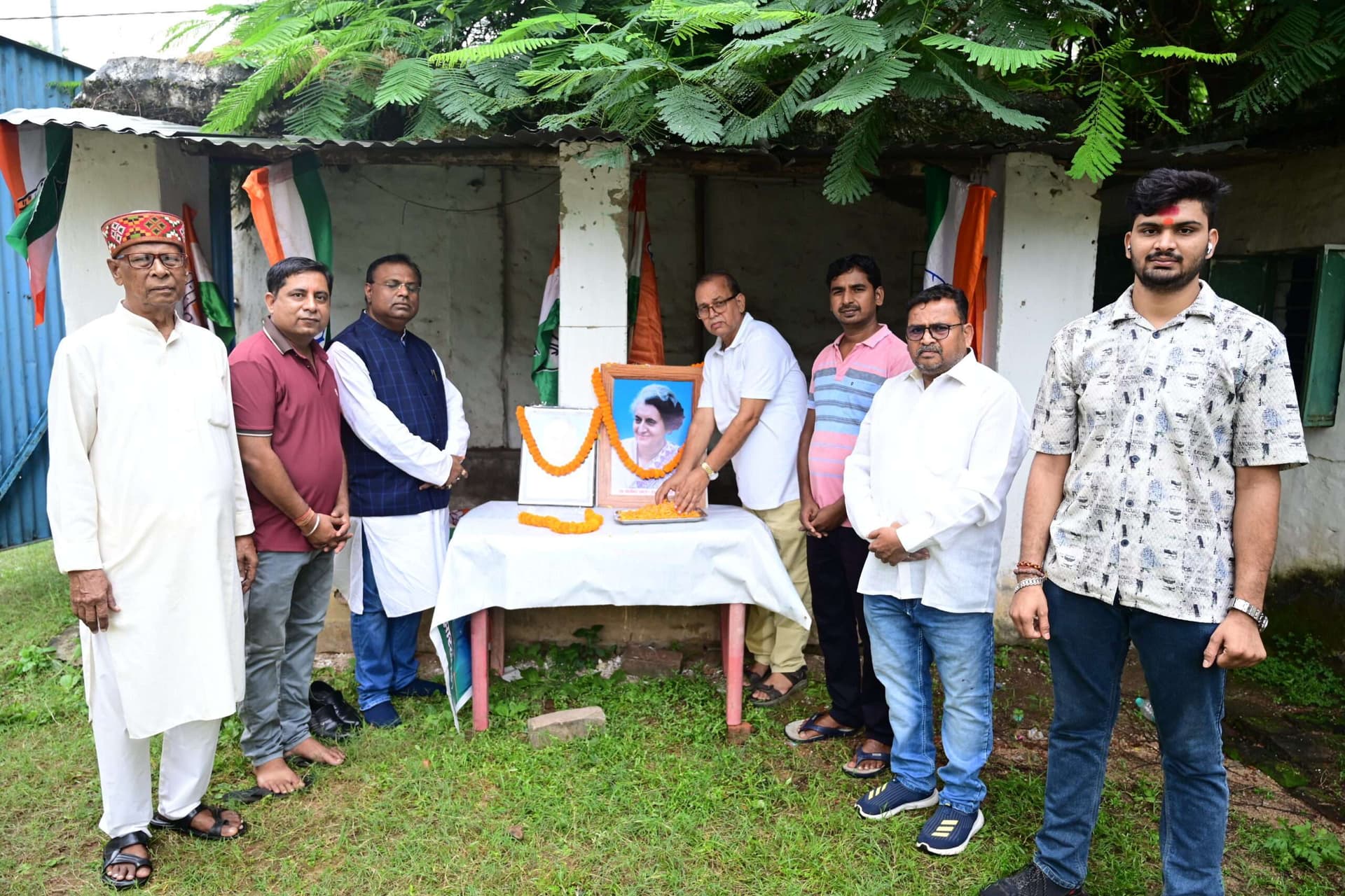 Deoghar news : जयंती पर याद किये गये लौह पुरुष, पूर्व पीएम इंदिरा गांधी का शहादत दिवस भी मना