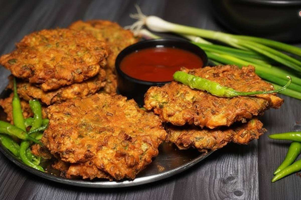 Crispy Bhaji Vada Recipe for Breakfast and evening snacks Crispy Bhaji Vada Recipe for Breakfast and evening snacks