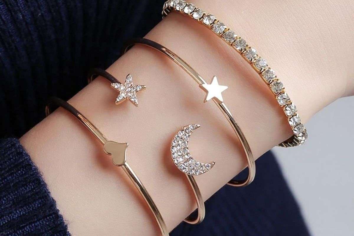 Give your hands a stylish look with this bracelet Give your hands a stylish look with this bracelet