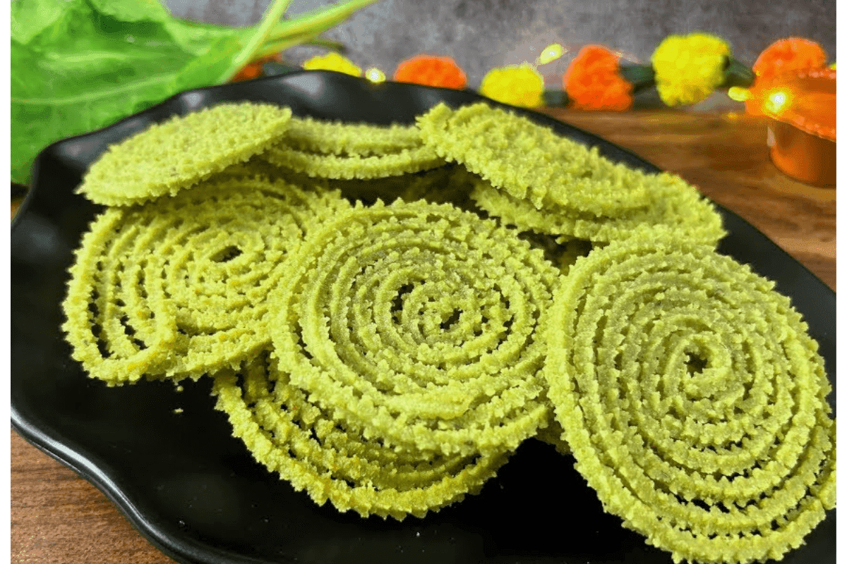 Methi Chakli Recipe in Hindi Methi Chakli Recipe in Hindi