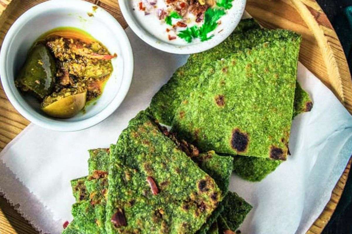 Oats spinach paratha is the best breakfast in winters Oats spinach paratha is the best breakfast in winters