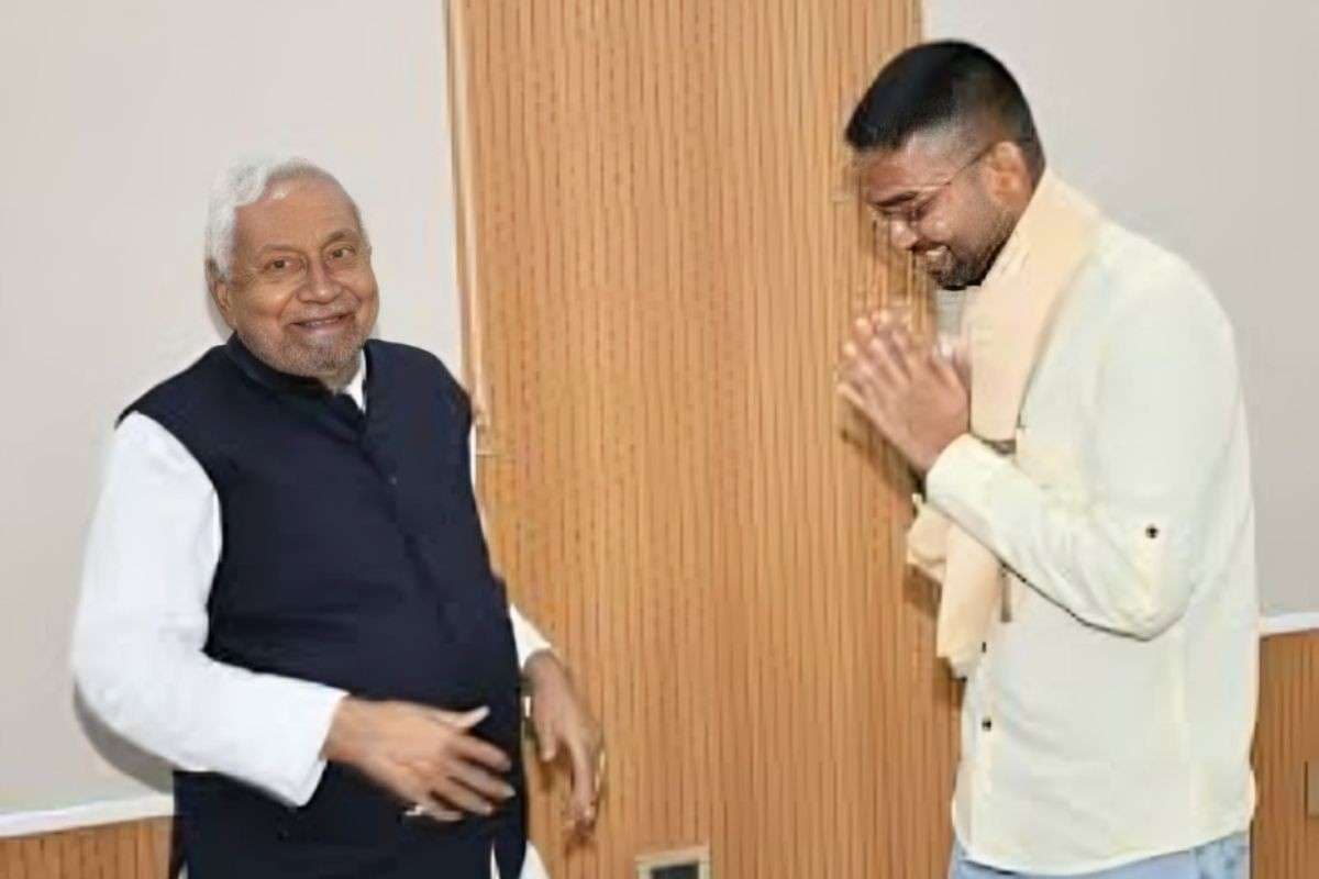 Deepak Prakash meeting Nitish Kumar