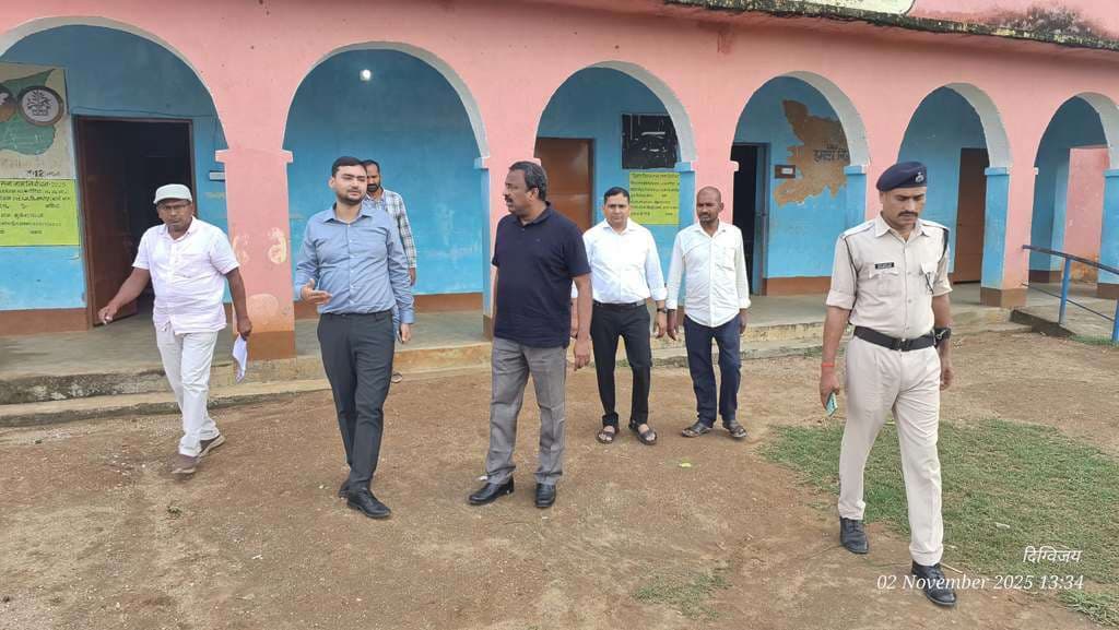 कटोरिया विधानसभा : चुनाव प्रेक्षक ने मतदान केंद्रों पर सुविधाओं की ली जानकारी