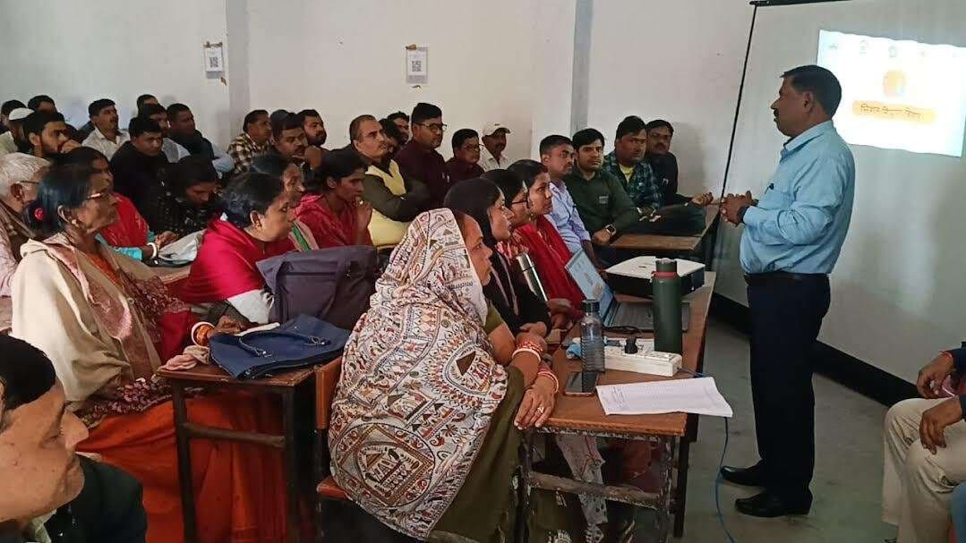 सीखने के नवाचार पूर्ण तरीकों से शिक्षकों को कराया अवगत