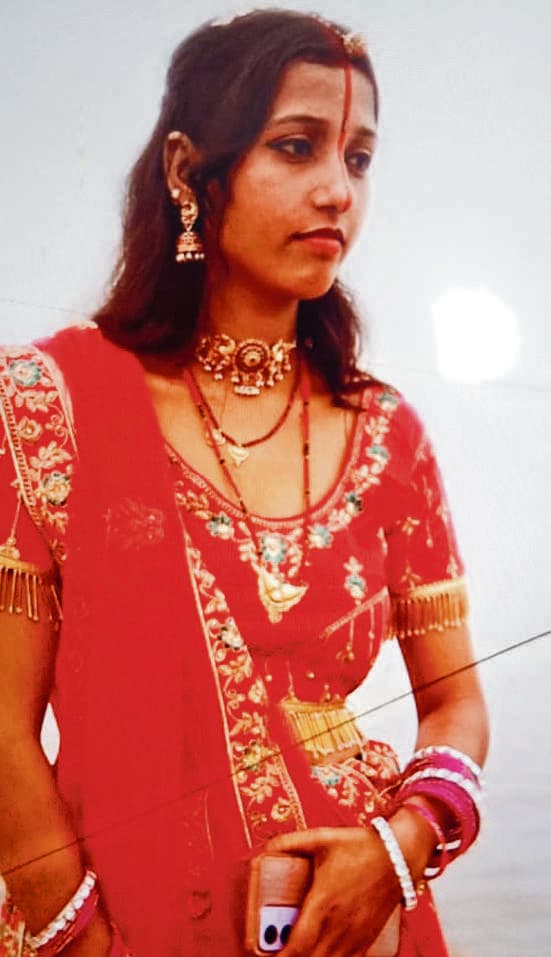 ट्रक व बाइक की टक्कर में बहन की मौत, भाई घायल