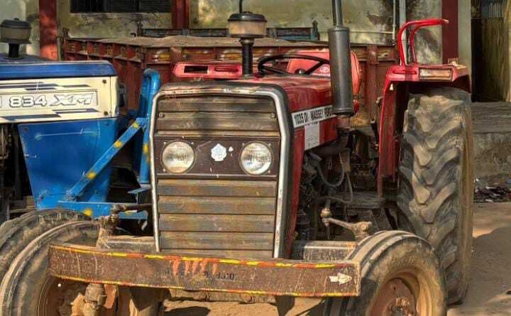 अवैध बालू लोड ट्रैक्टर को पुलिस ने किया जब्त