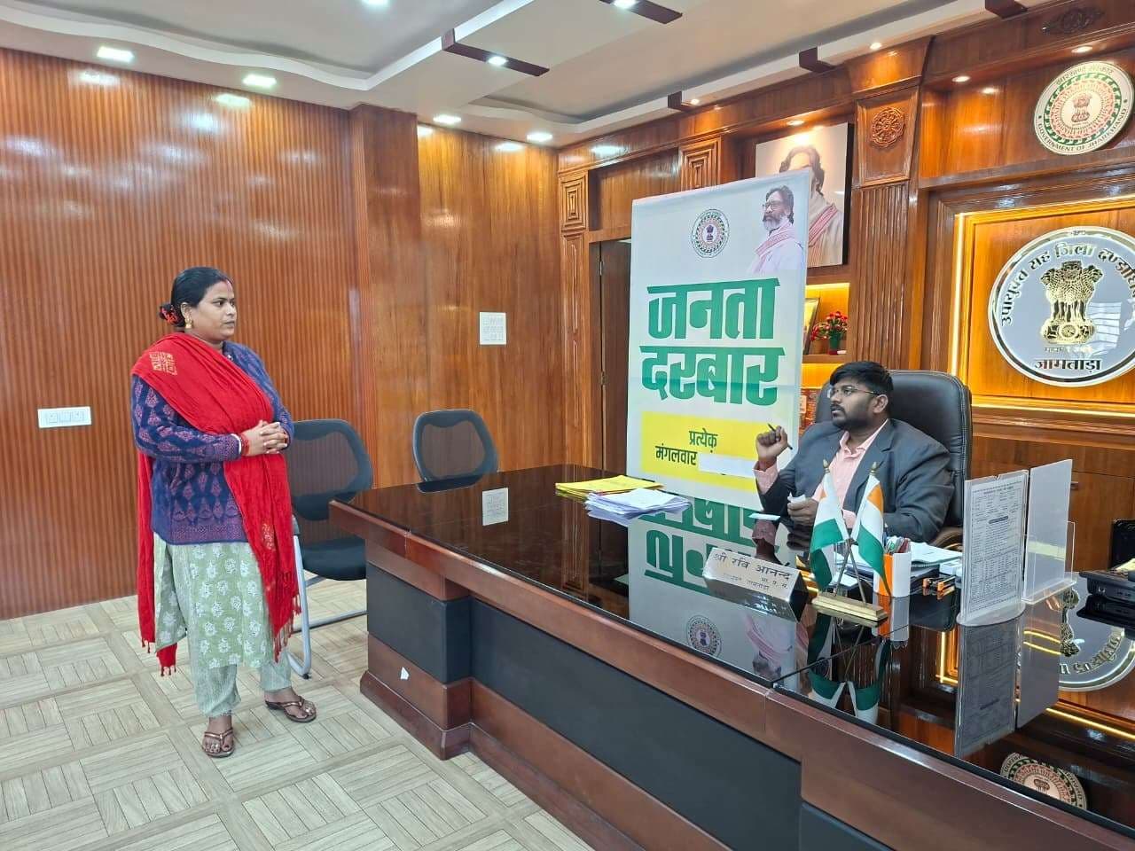 डीसी ने जनता दरबार में 45 लोगों की सुनी समस्याएं
