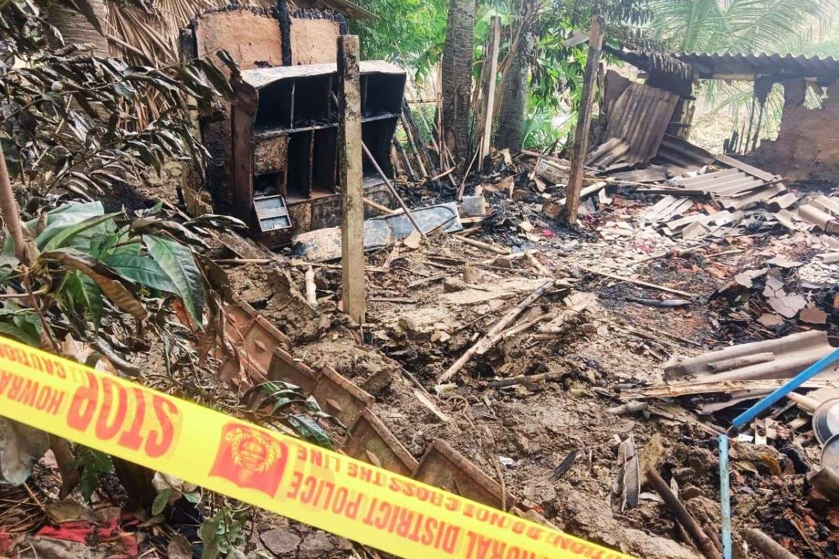 4 People of Same Family Burnt Alive in Howrah West Bengal 4 People of Same Family Burnt Alive in Howrah West Bengal