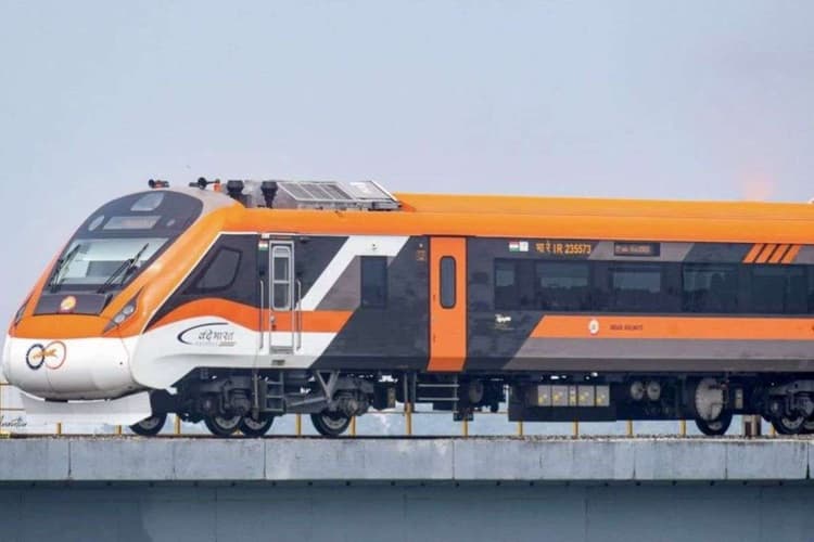 इंतजार खत्म! पटना-दिल्ली रूट पर इस महीने से दौड़ेगी वंदे भारत स्लीपर ट्रेन, जानें इसकी स्पीड और सुविधाएं