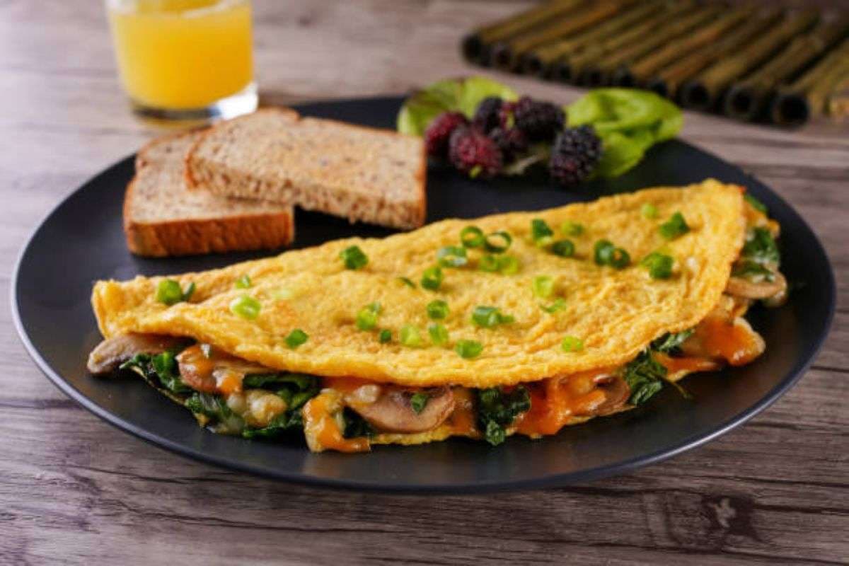 Winter Special Palak Mushroom Omelette Recipe