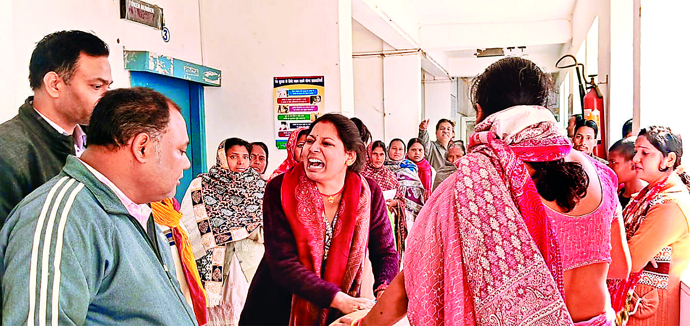 Begusarai News : बछवाड़ा में हाइटेंशन तार की चपेट में आने से टेक्नीशियन की मौत, ग्रामीणों में आक्रोश