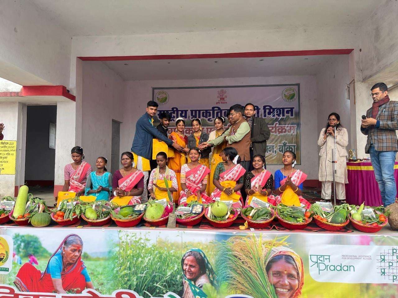 कटोरिया के विभिन्न कलस्टर के डेढ सौ हेक्टेयर में हो रही प्राकृतिक खेती