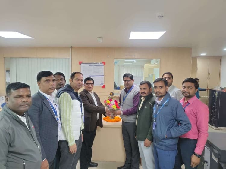 एचडीएफसी के शिविर में 15 लोगों ने किया रक्तदान