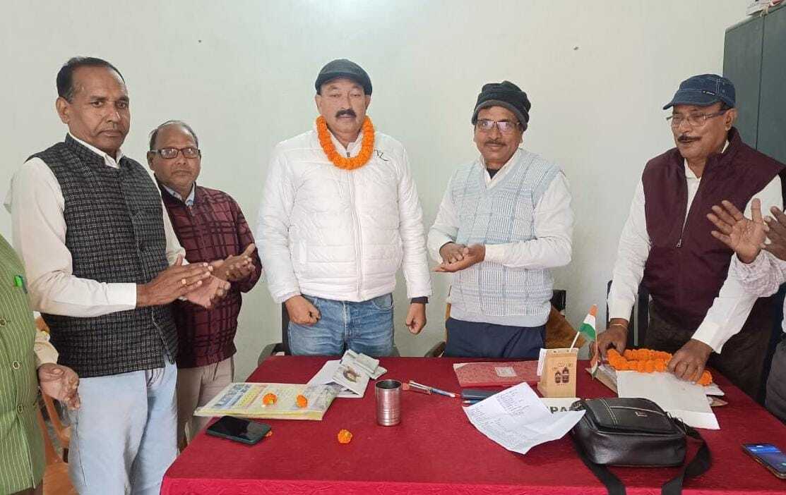 पीयू सिनेट सदस्य बनने पर दी बधाई