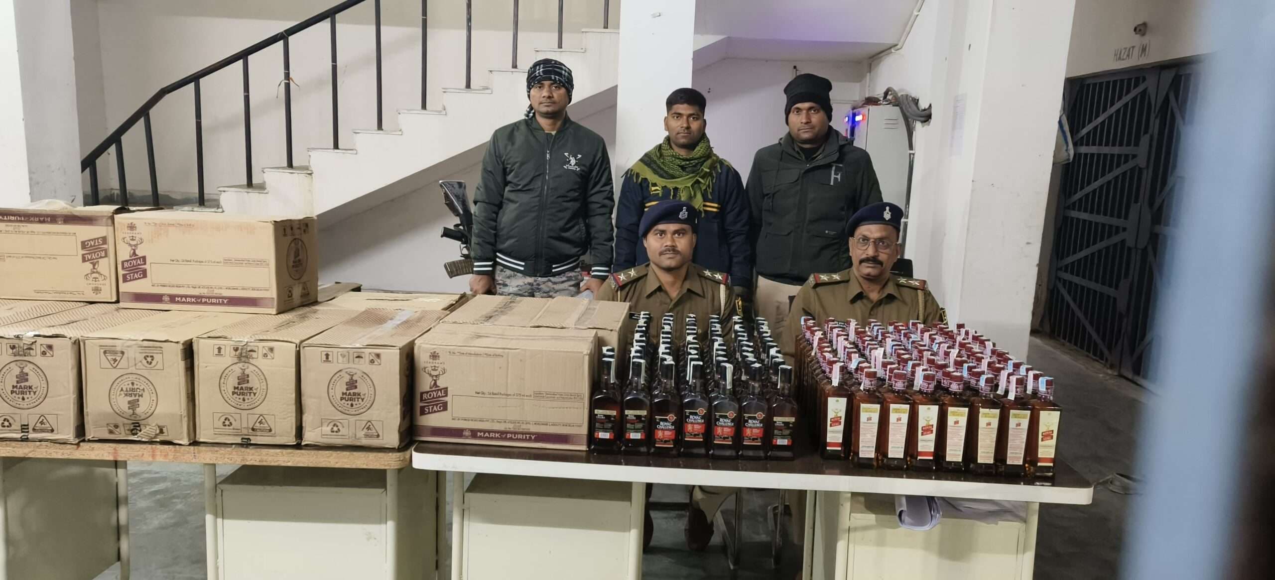 कार से विदेशी शराब जब्त, तस्कर फरार