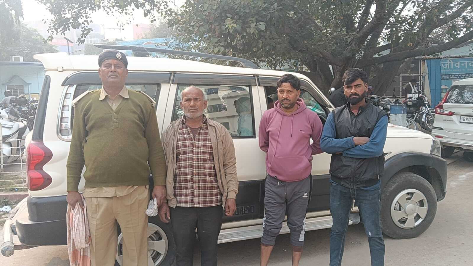 विश्वंभरपुर में तेज रफ्तार ट्रैक्टर की चपेट में आने से स्कूटी सवार की मौत, चालक धराया