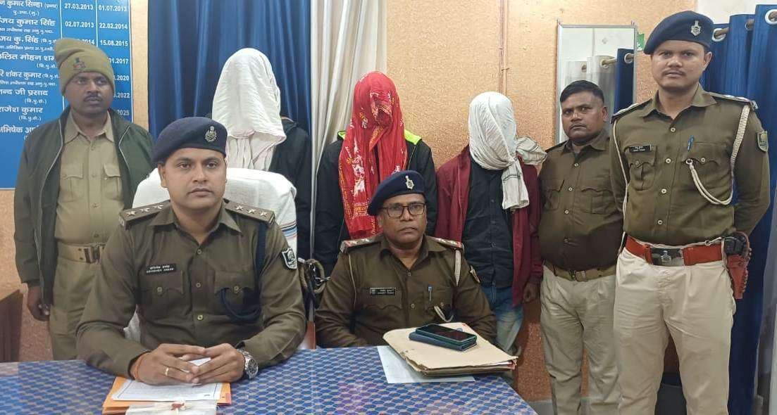 चालक के साथ लूटपाट करने वाला तीन अपराधी गिरफ्तार, लूटा गया मोबाइल भी पुलिस ने किया बरामद
