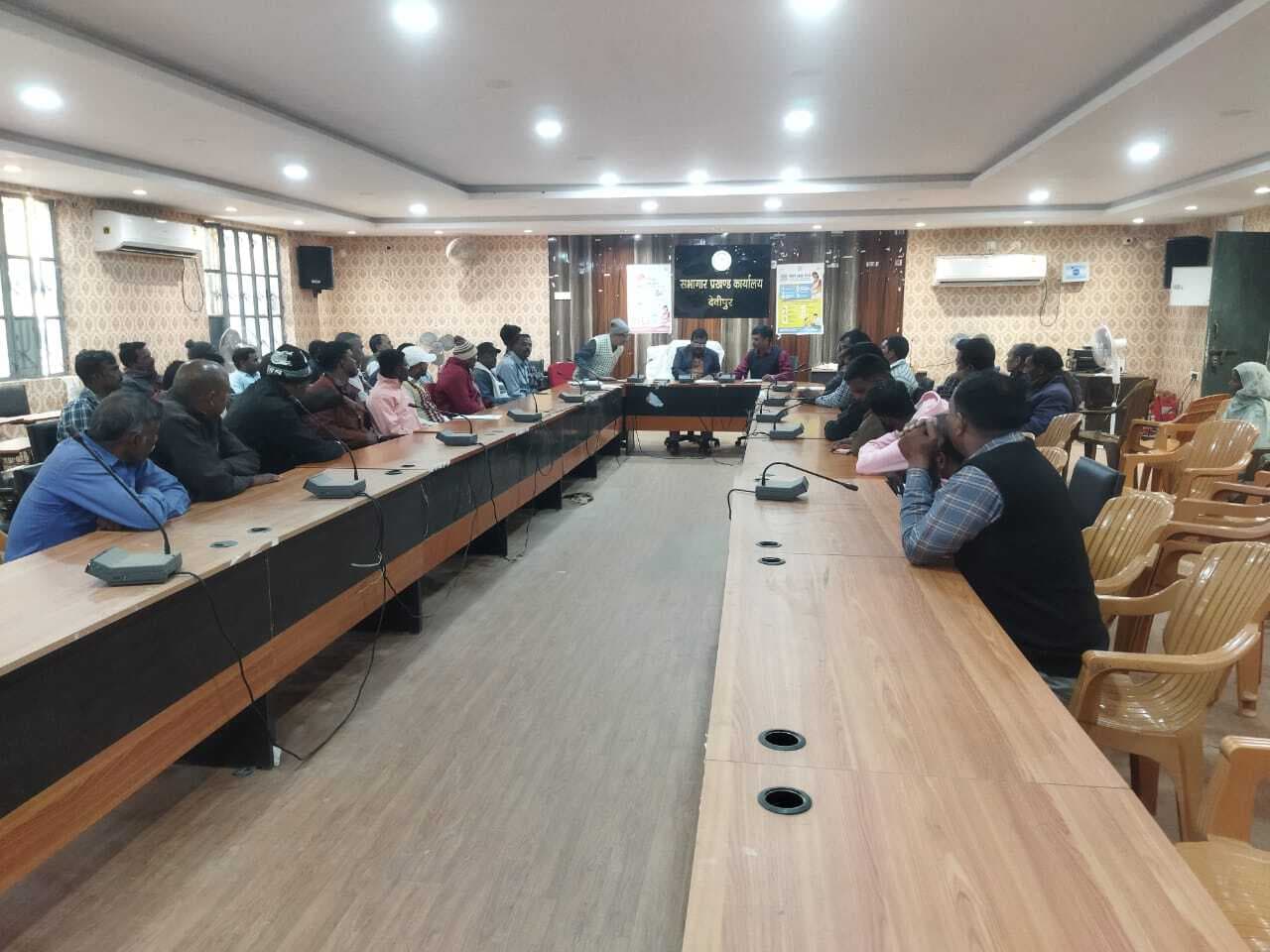 संपन्न कार्डधारियों को करें चिह्नित : बीडीओ