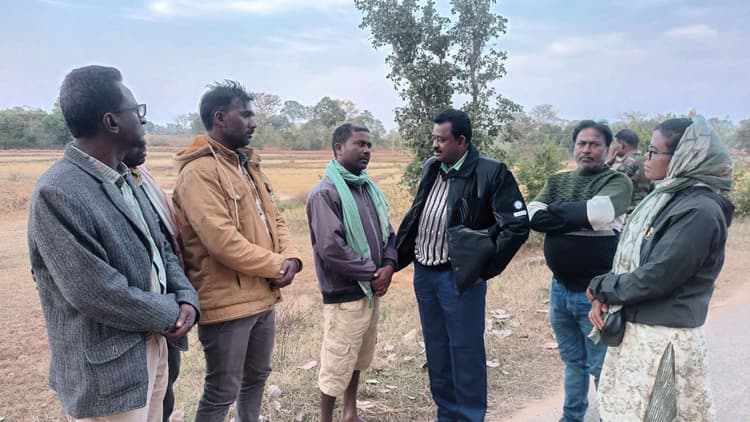 जिलाध्यक्ष ने पीड़ित परिवार से मिल दी सांत्वना