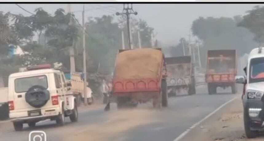 बाराहाट बना फास्ट एंड रन का मैदान : पुलिस को चकमा देकर बीच सड़क पर बालू उतार भागे माफिया
