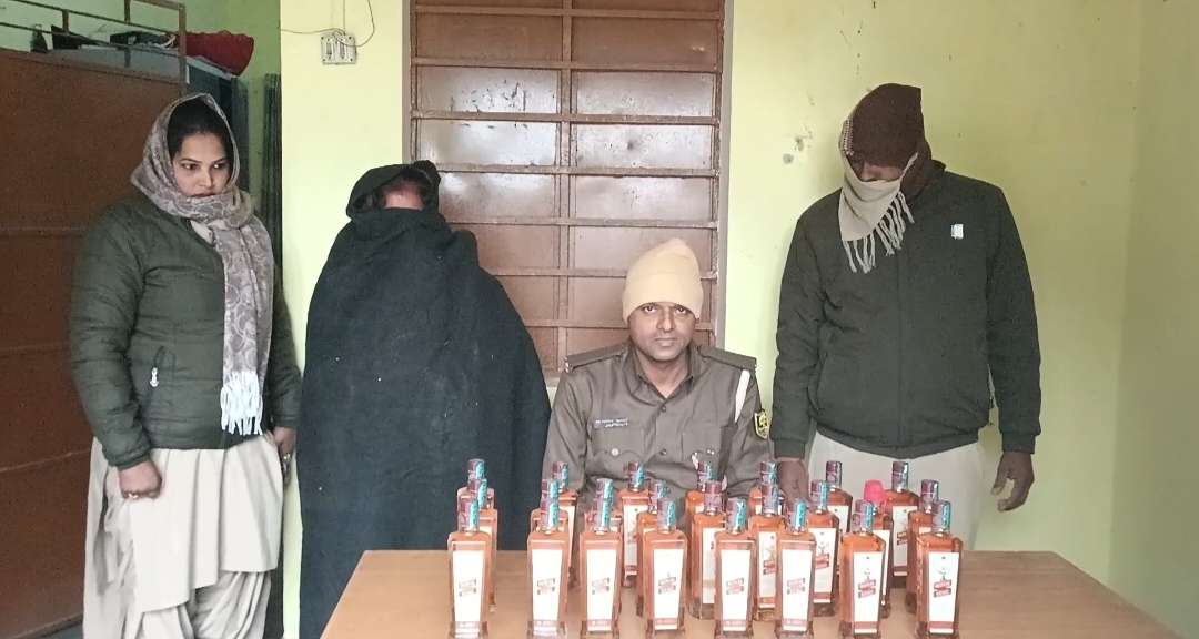 महिला शराब तस्कर, शराबी व एनबीडब्ल्यू वारंटी को किया गिरफ्तार