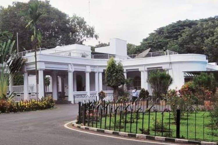 Bihar: जिला बनने के 34 साल बाद भी किराये के मकान में रहते हैं DM-SP, SDM का भी नहीं है अपना आवास