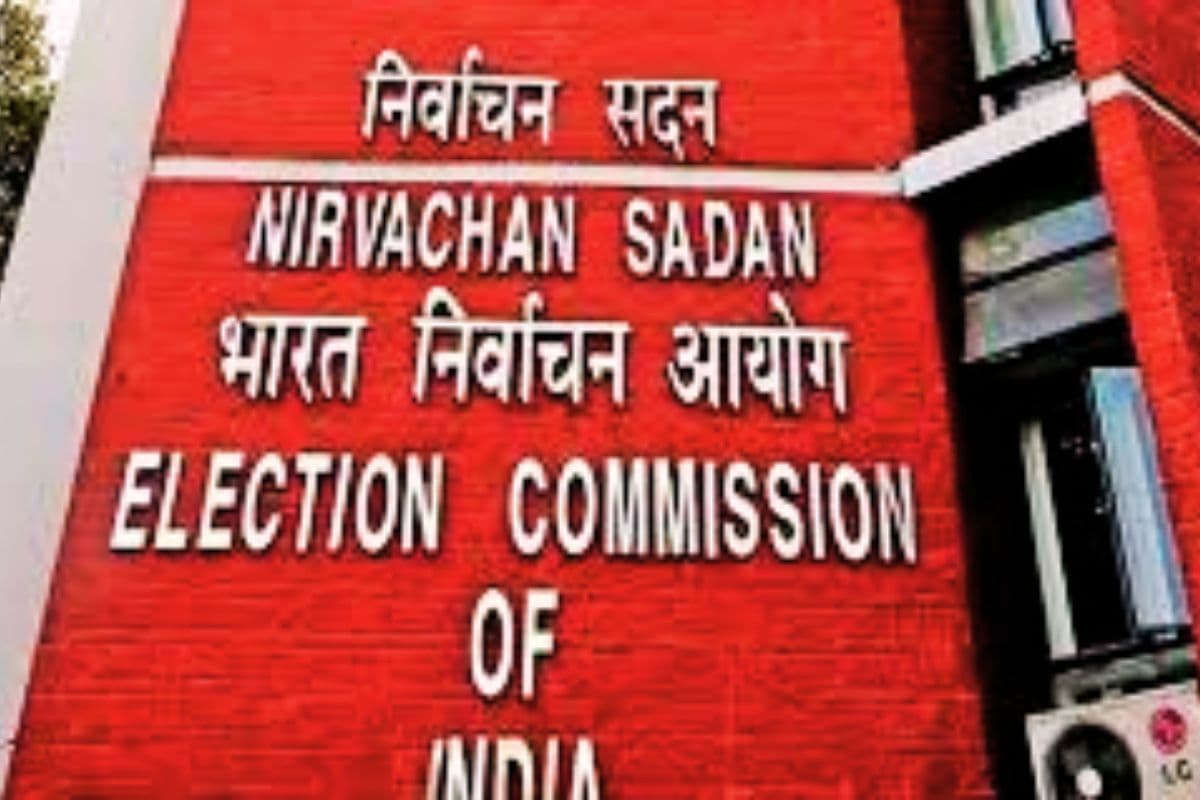 बंगाल में एसआईआर के लिए 12 स्पेशल ऑब्जर्वर, जानें किस जिले की किसको मिली जिम्मेदारी