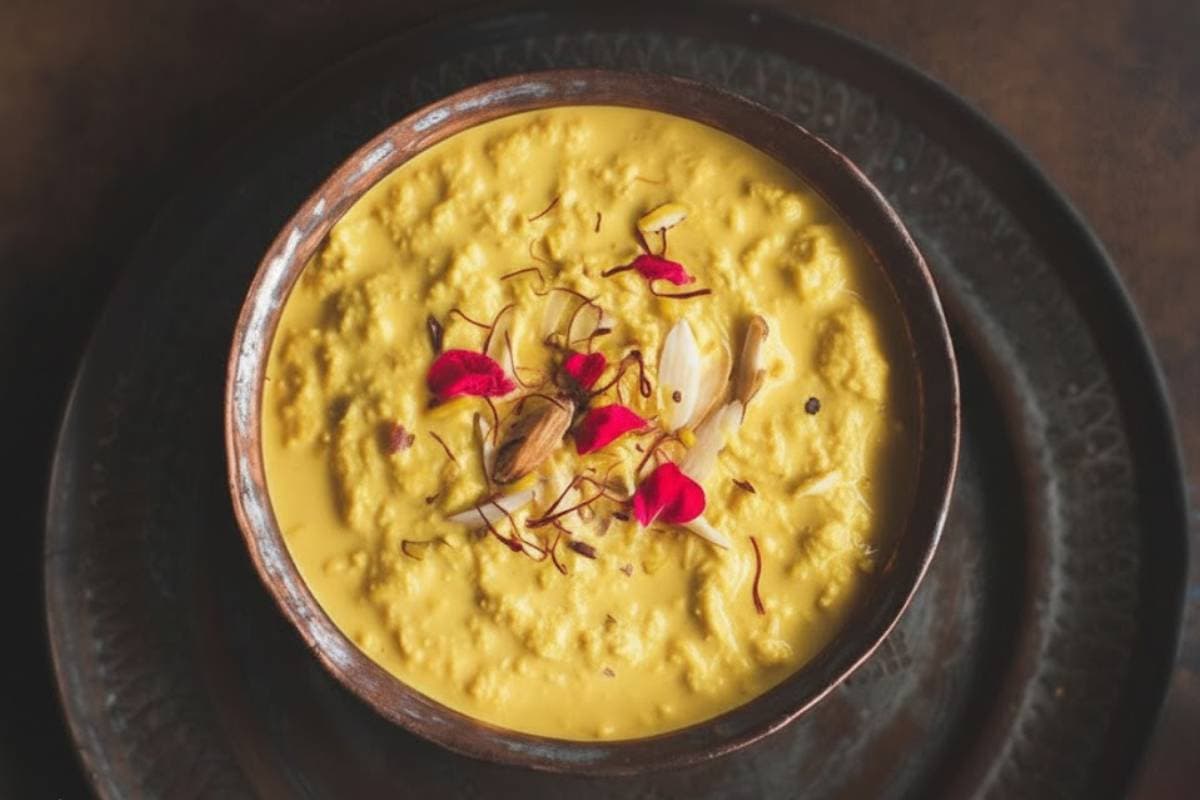 Gajar Rabri Recipe for Basant Panchami: घर पर बनाएं भोग वाली मलाईदार गाजर रबड़ी, आसान विधि से पाएं जबरदस्त स्वाद Gajar Rabri Recipe for Basant Panchami: घर पर बनाएं भोग वाली मलाईदार गाजर रबड़ी, आसान विधि से पाएं जबरदस्त स्वाद