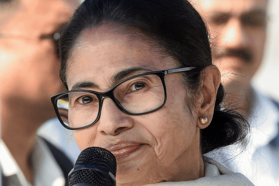 मुर्शिदाबाद में उग्र प्रदर्शन पर ममता बनर्जी का गैर-जिम्मेदाराना बयान, कहा- अल्पसंख्यकों का गुस्सा ‘जायज’, दंगे भड़काने की साजिश रच रही बीजेपी