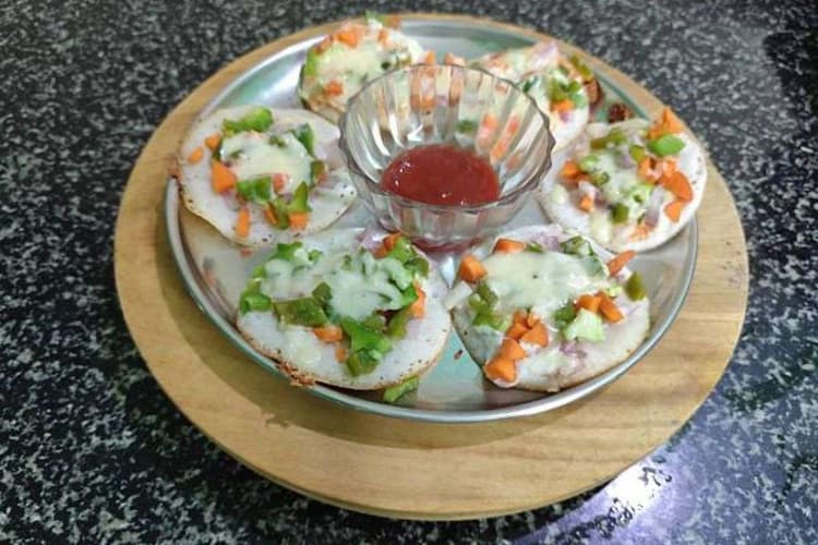 Mini Cheese Uttapam Recipe: घर पर ऐसे बनाएं रेस्टोरेंट जैसा मिनी चीज उत्तपम, उंगलियां चाटते रह जाएंगे बच्चे