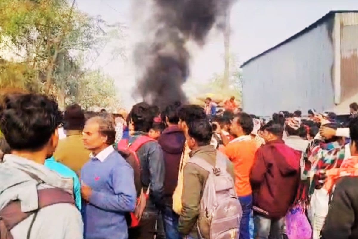 एसआईआर का विरोध जारी, फरक्का के बाद अब चकुलिया में हिंसा, बीडीओ कार्यालय में तोड़फोड़, आगजनी, थाना प्रभारी घायल
