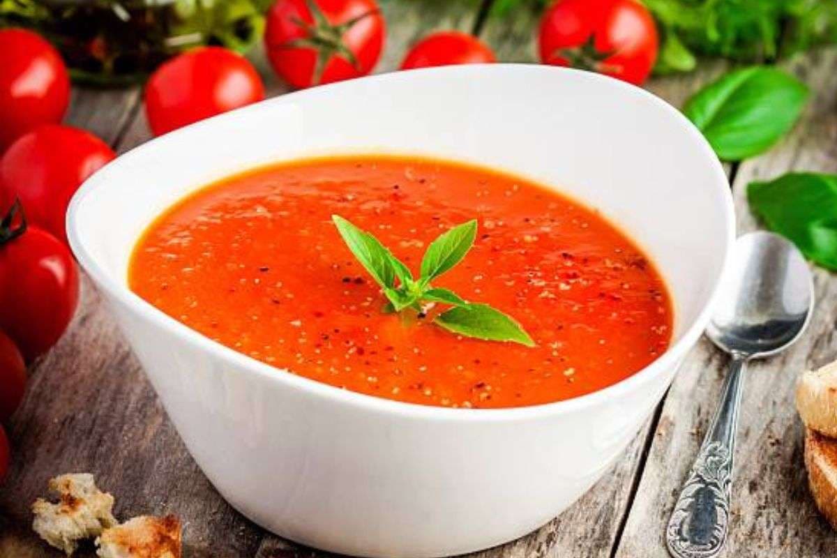 Tomato Soup Recipe: स्वाद और सेहत से भरपूर है टमाटर का सूप, इस रेसिपी से मिलेगा रेस्टोरेंट वाला स्वाद Tomato Soup Recipe: स्वाद और सेहत से भरपूर है टमाटर का सूप, इस रेसिपी से मिलेगा रेस्टोरेंट वाला स्वाद