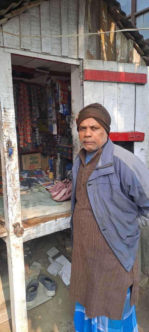पान दुकान का ताला तोड़कर चोर ने की चोरी