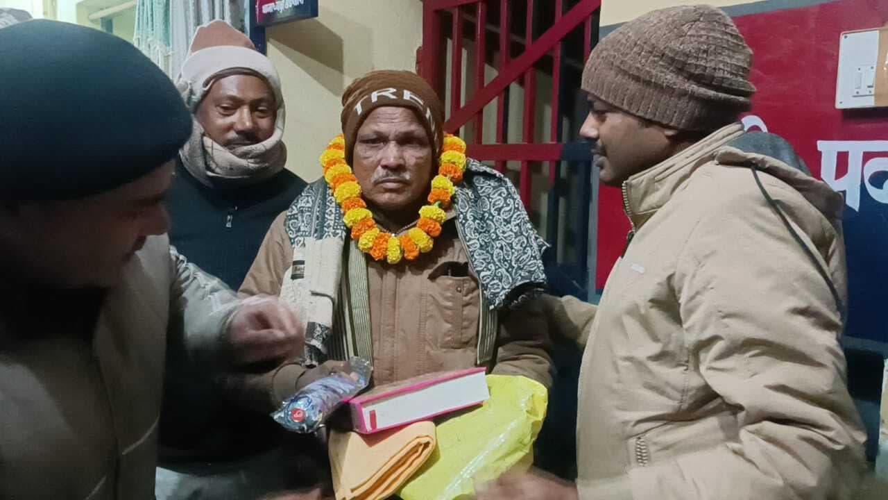 थाना के दफादार को दी गयी सम्मान पूर्वक विदाई