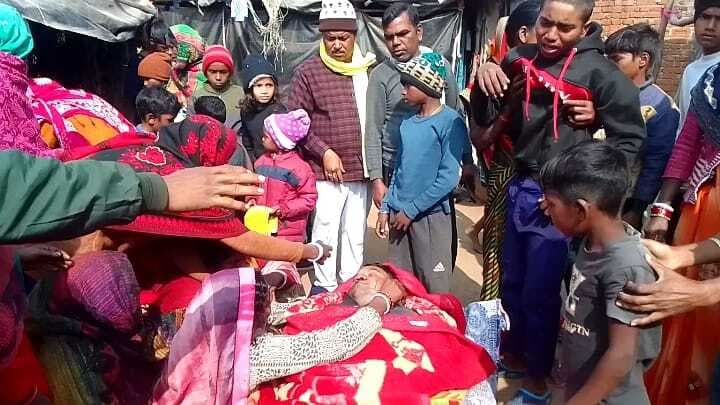 पोस्टमार्टम के बाद युवक का शव पहुंचते ही हथगढ़ टोला में मचा कोहराम
