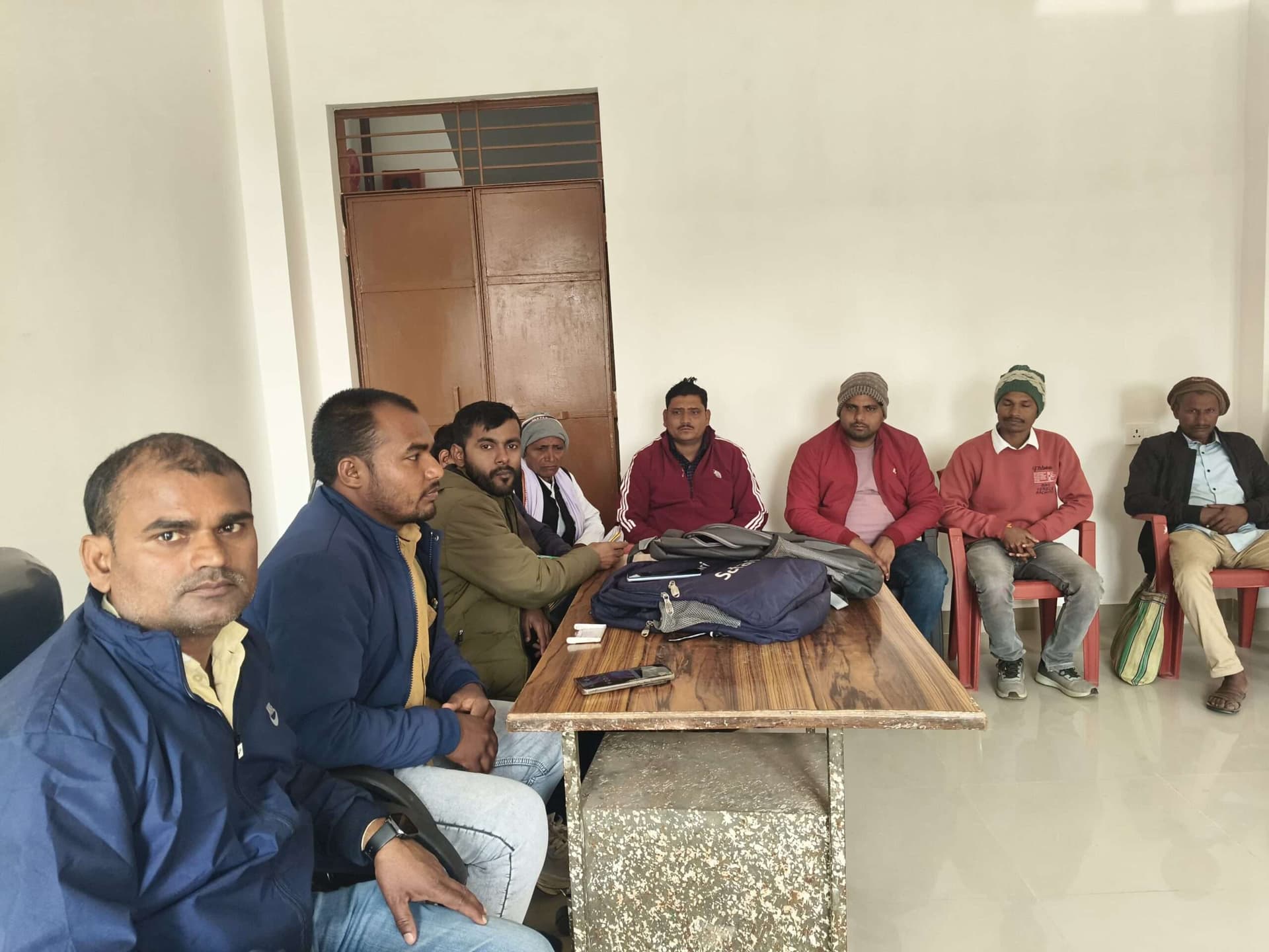 सड़क निर्माण, पेयजल व स्वास्थ्य सुविधाओं को बेहतर बनाने पर जोर