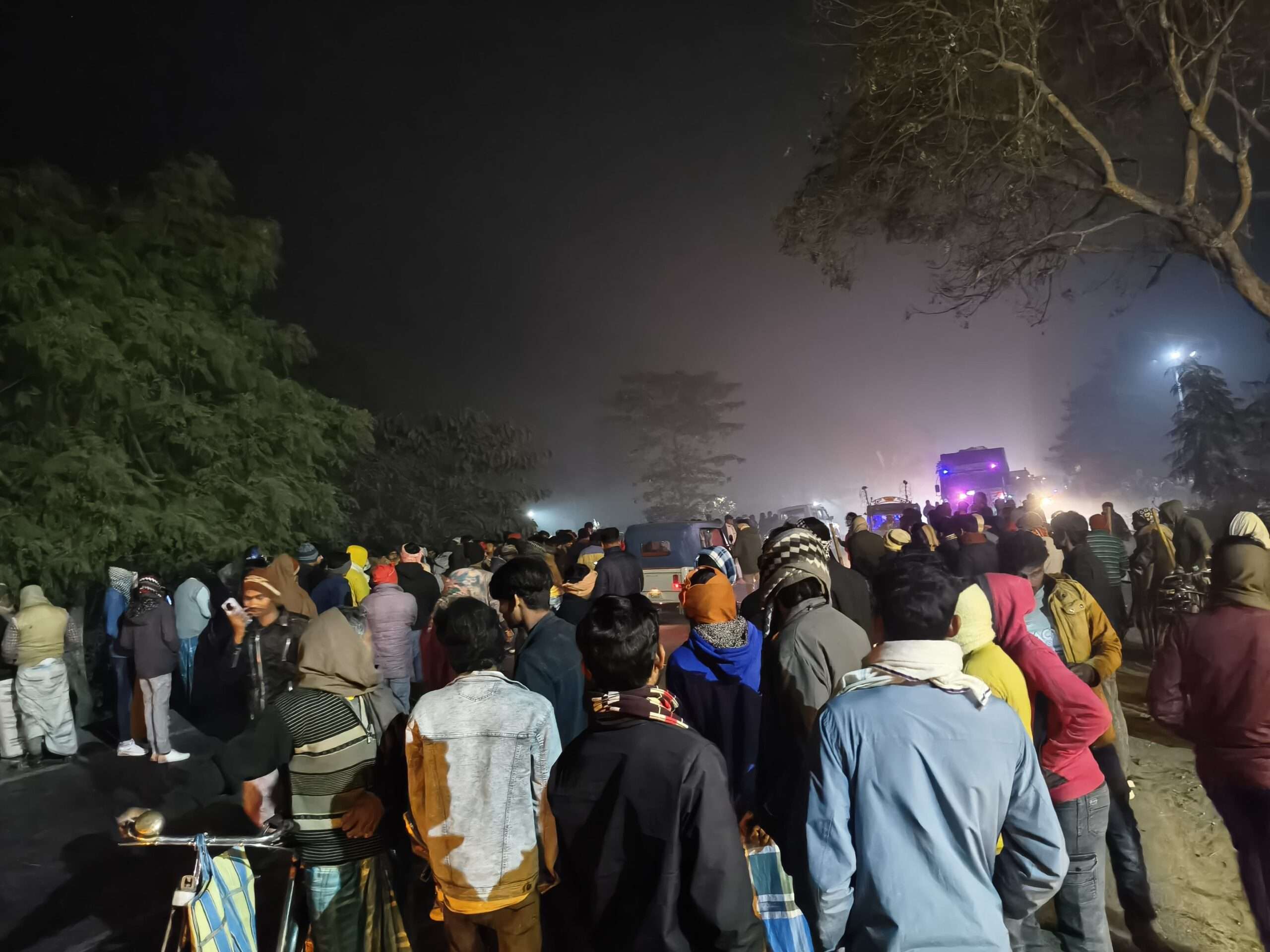कोढ़ा इमली चौक पवई के पास हाइवा की चपेट में आकर युवक की मौत