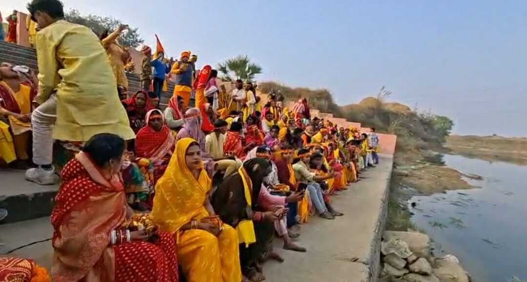 भावाडिह गांव में लक्ष्मी नारायण महायज्ञ को लेकर जलभरी यात्रा