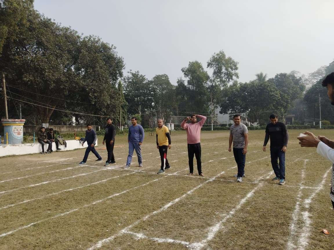 टेबल टेनिस, फाइनल में चतुर्थ वर्षीय छात्रों ने मारी बाजी
