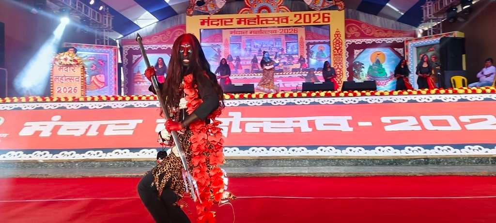 गाइये गणपति गज वंदन… भजन गाकर छात्राओं ने मोहा मन