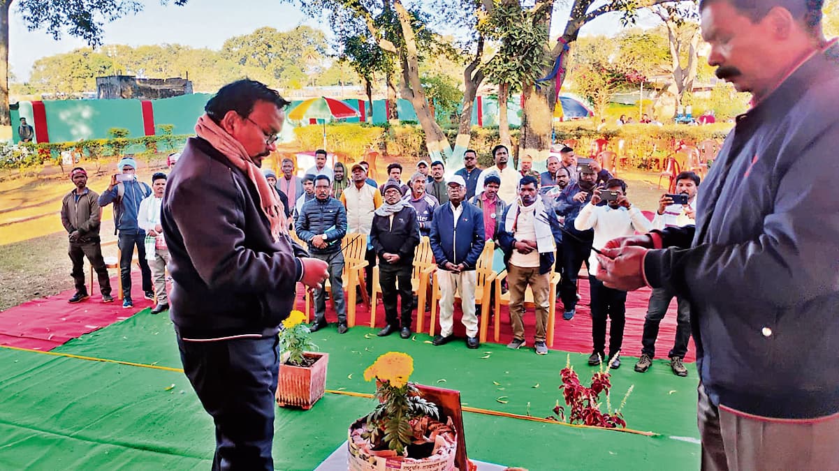 Chaibasa News : अंतरजातीय विवाह मान्य नहीं