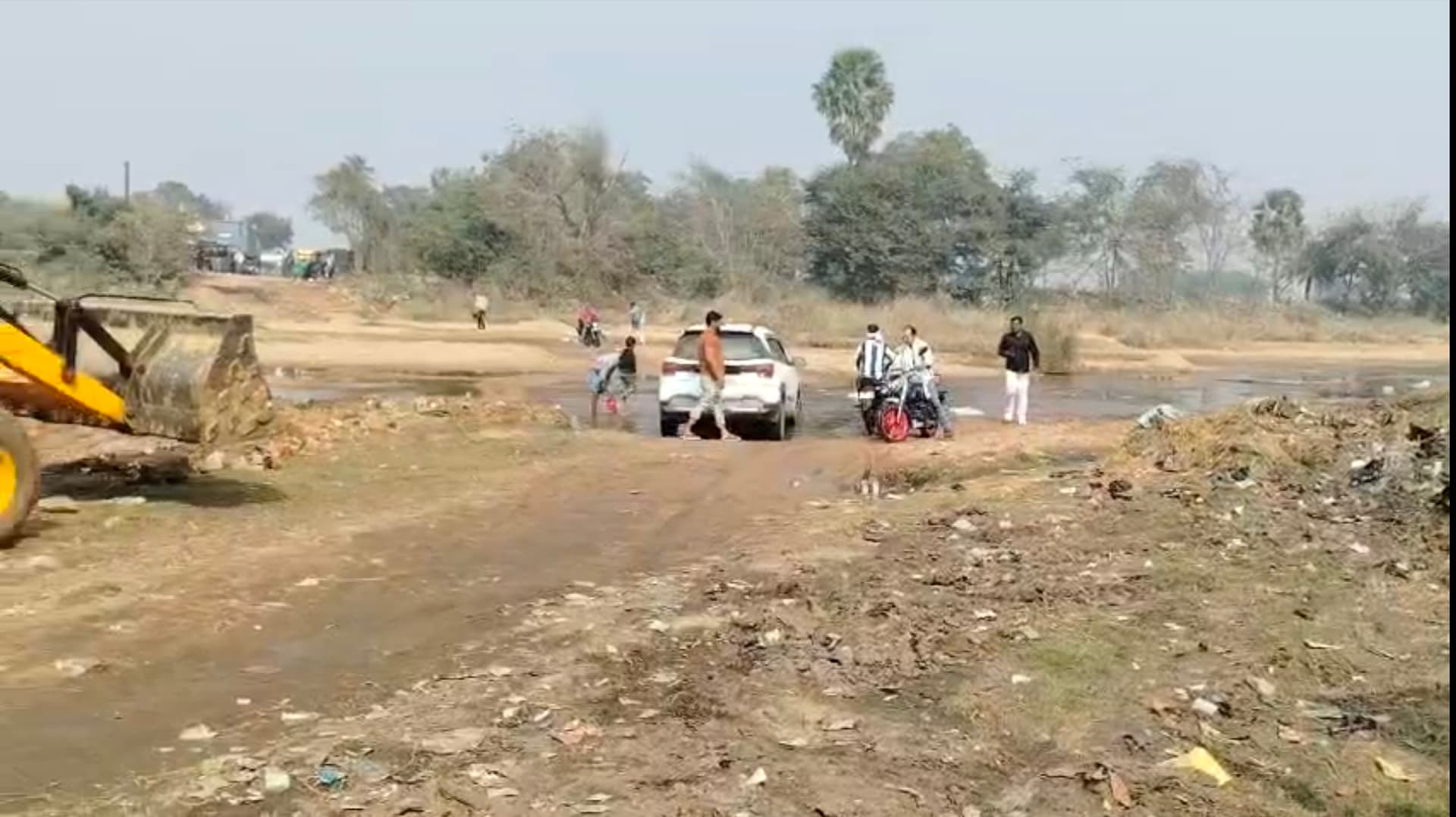 कैरी शरीफ में उर्स को लेकर नदी में बनाया गया डायवर्सन