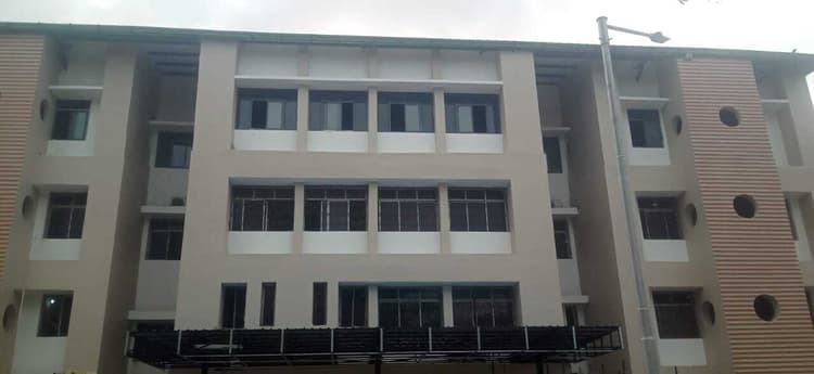 Chaibasa News : फिजियोथेरेपी मशीन 3 माह से खराब