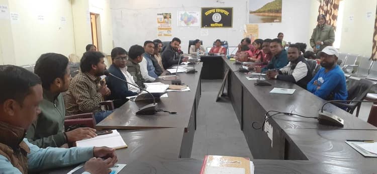 East Singhbhum News : सुशनीगड़िया व बड़ाजुड़ी जलापूर्ति योजना को संवेदक ने अधूरा छोड़ा