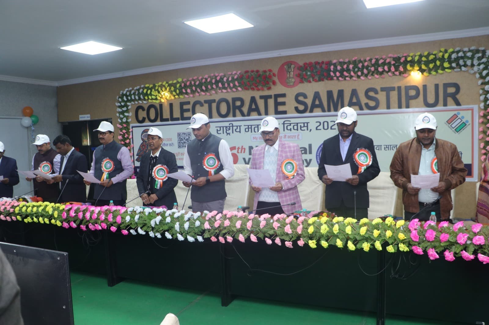 Samastipur News:निर्वाचन प्रक्रिया की रीढ़ जमीनी स्तर के कर्मी होते : डीडीसी