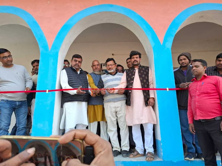 नया प्राथमिक विद्यालय बौलिया दियारा में दो कमरा का हुआ उद्घाटन
