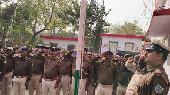 पोड़ैयाहाट प्रखंड मुख्यालय और स्कूलों में फहराया गया राष्ट्रीय ध्वज